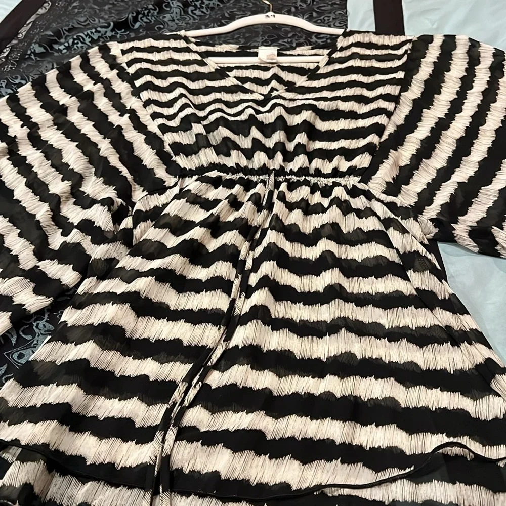 Black and White Striped Blouse, size large - Picture 6 of 8